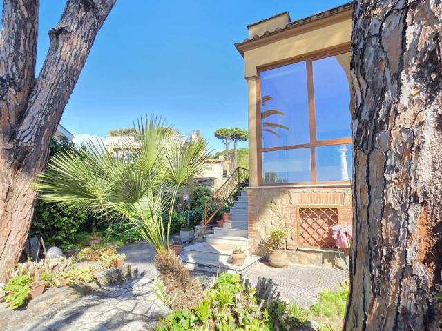 Villa in vendita a Anzio RM