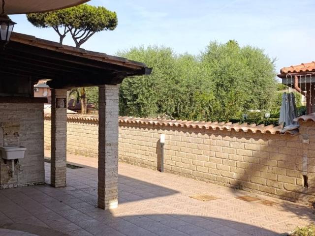 Villa in vendita a Anzio RM