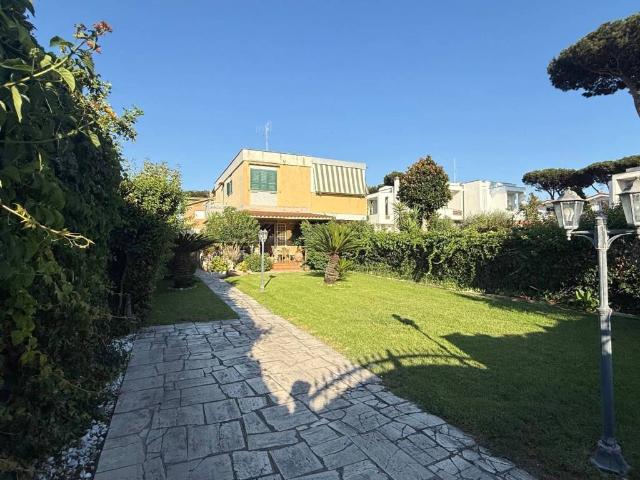 Villa in vendita a Anzio RM
