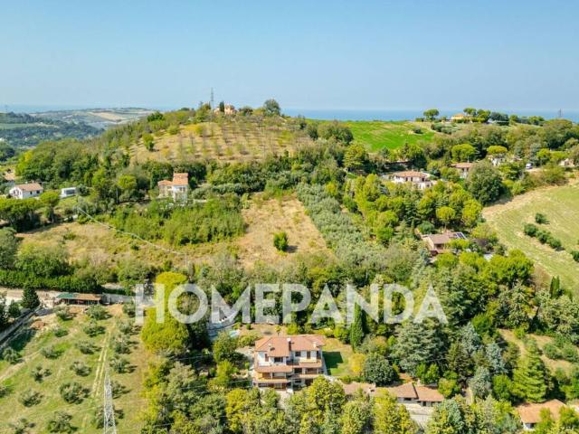 Villa in vendita a Ancona AN