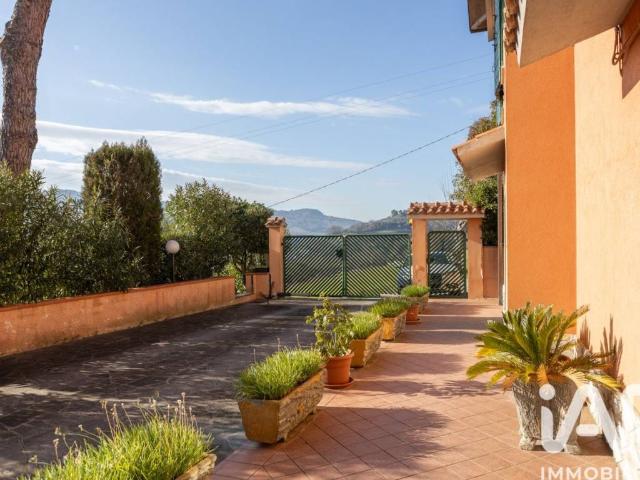 Villa in vendita a Ancona AN