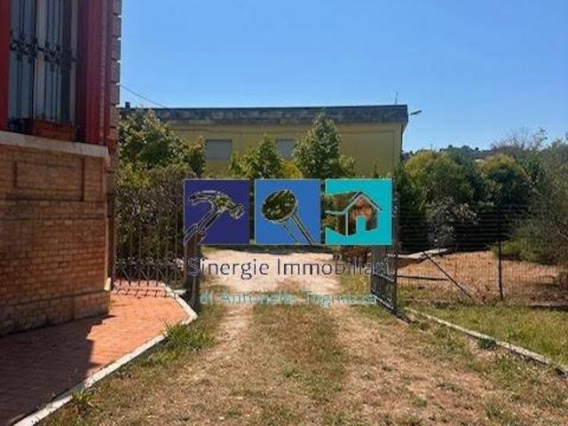 Villa in vendita a Ancona AN