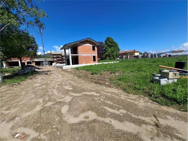 Villa in vendita a Angera VA