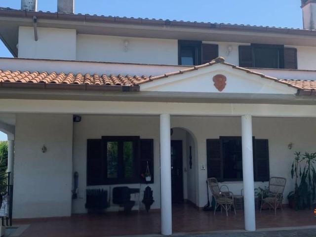 Villa in vendita a Anguillara Sabazia RM