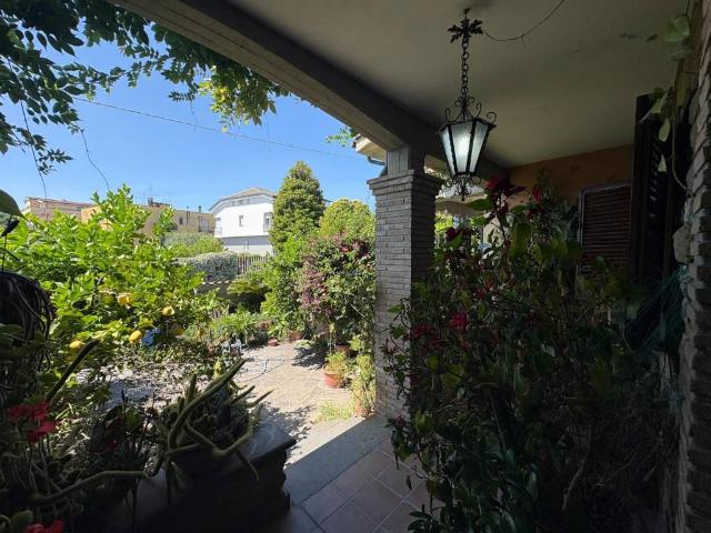 Villa in vendita a Anguillara Sabazia RM