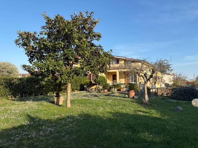 Villa in vendita a Anguillara Sabazia RM