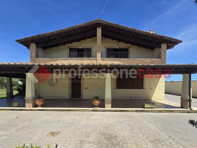 Villa in vendita a Anguillara Sabazia RM