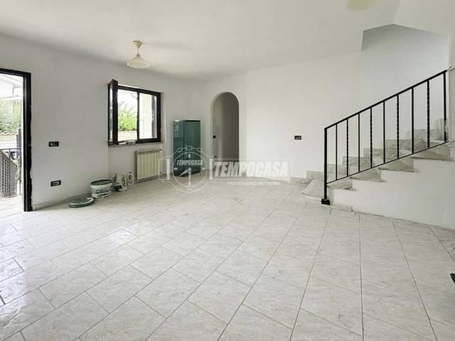 Villa in vendita a Anguillara Sabazia RM
