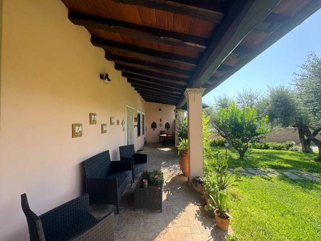 Villa in vendita a Anguillara Sabazia RM