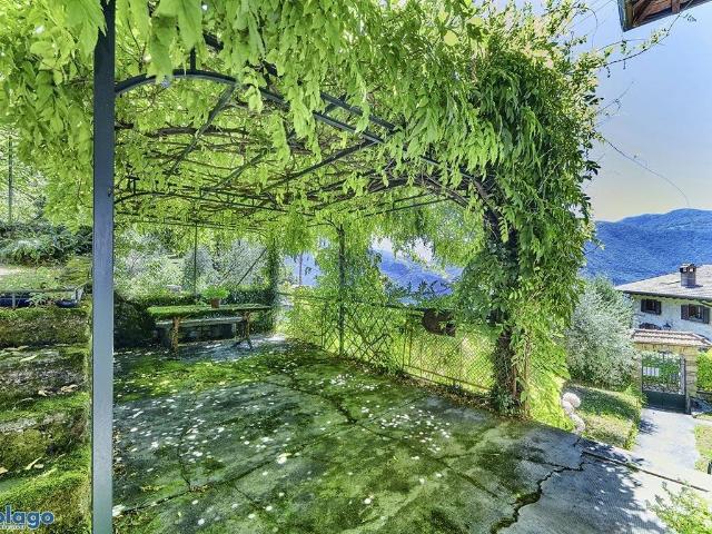 Villa in vendita a Abbadia Lariana LC