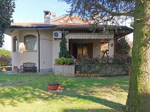 Villa in vendita a Abbiategrasso MI