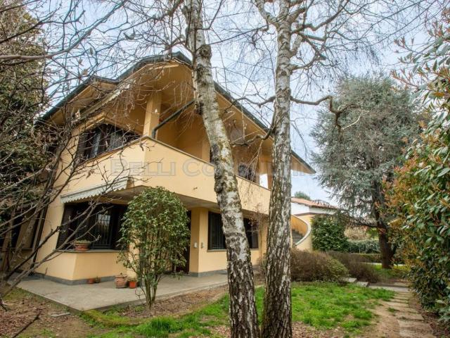 Villa in vendita a Abbiategrasso MI