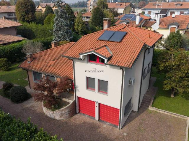 Villa in vendita a Abbiategrasso MI