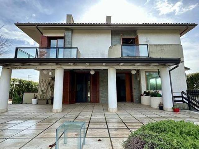 Villa in vendita a Aci Castello CT
