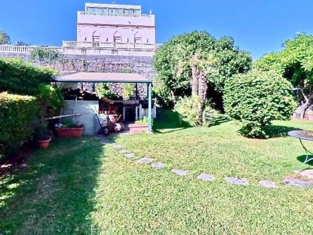 Villa in vendita a Aci Castello CT