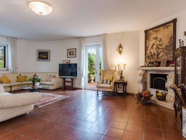 Villa in vendita a Aci Castello CT
