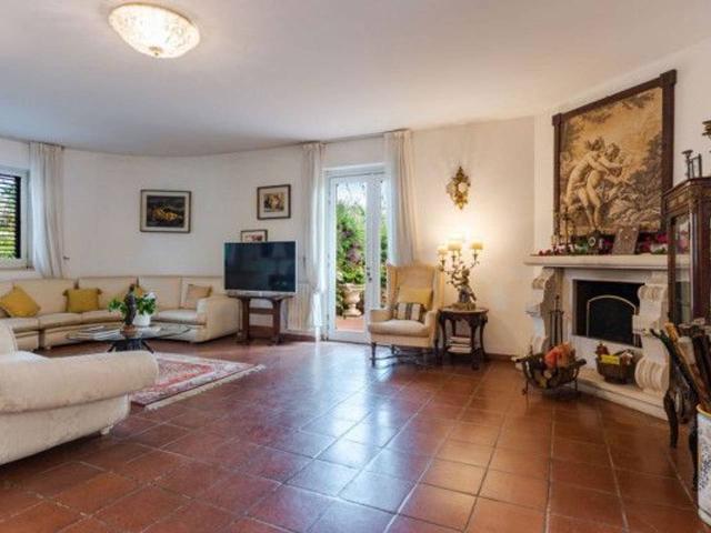 Villa in vendita a Aci Castello