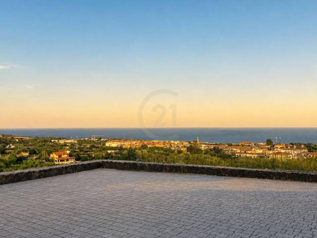 Villa in vendita a Aci Castello