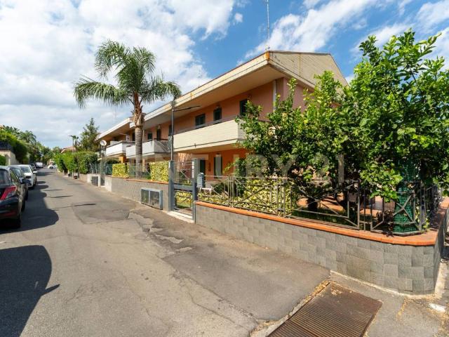 Villa in vendita a Aci Catena CT