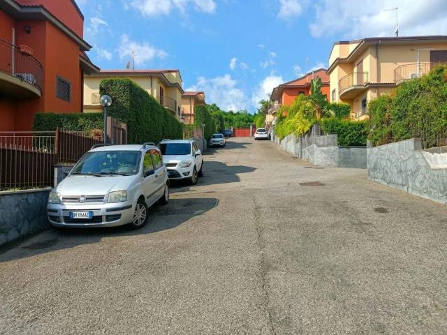 Villa in vendita a Aci Catena CT