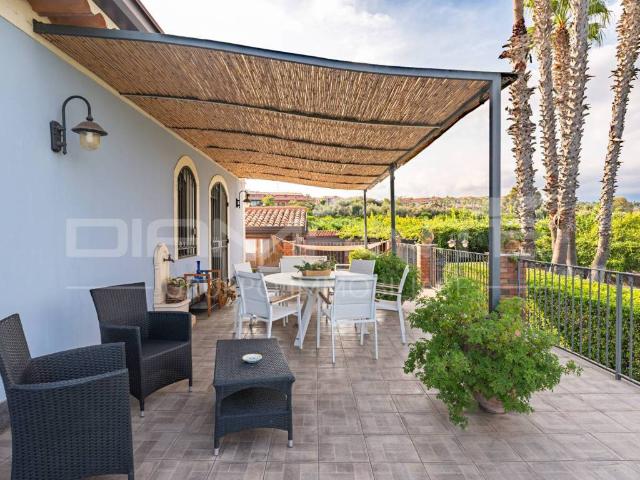 Villa in vendita a Aci Catena CT