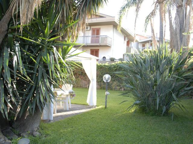 Villa in vendita a Aci Catena CT