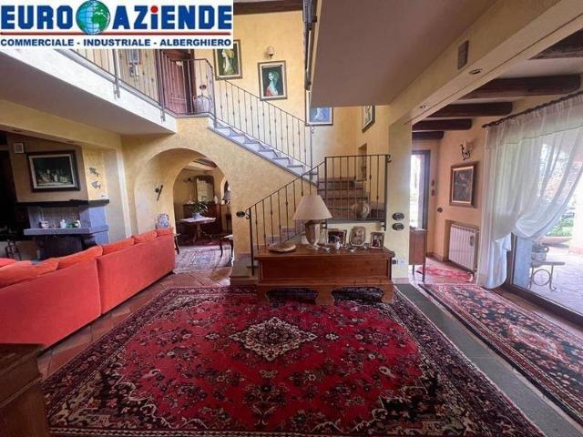 Villa in vendita a Aci Catena CT