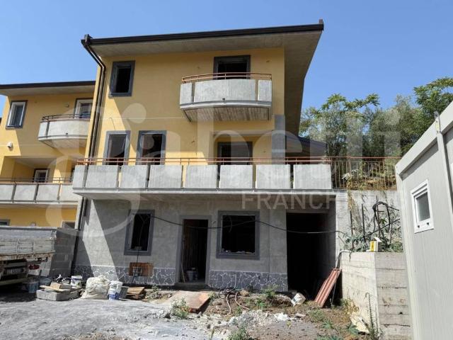 Villa in vendita a Aci Catena CT
