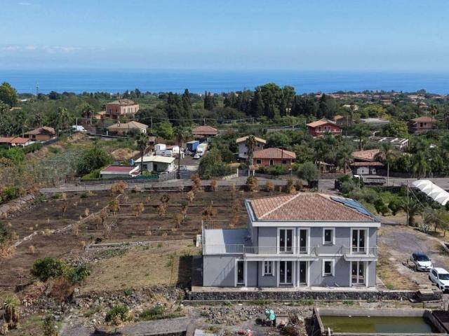 Villa in vendita a Aci Sant'Antonio CT