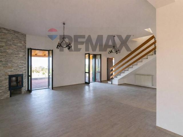 Villa in vendita a Aci Sant'Antonio CT