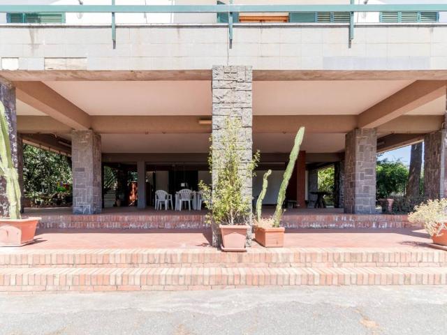 Villa in vendita a Aci Sant'Antonio CT