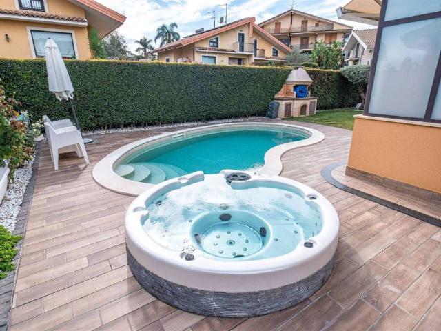 Villa in vendita a Aci Sant'Antonio CT