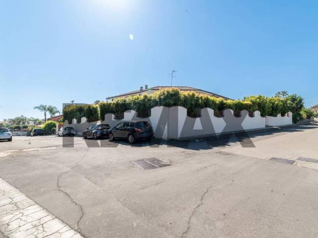 Villa in vendita a Aci Sant'Antonio CT