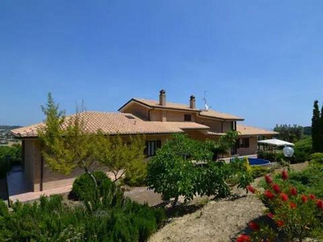 Villa in vendita a Acquaviva Picena AP