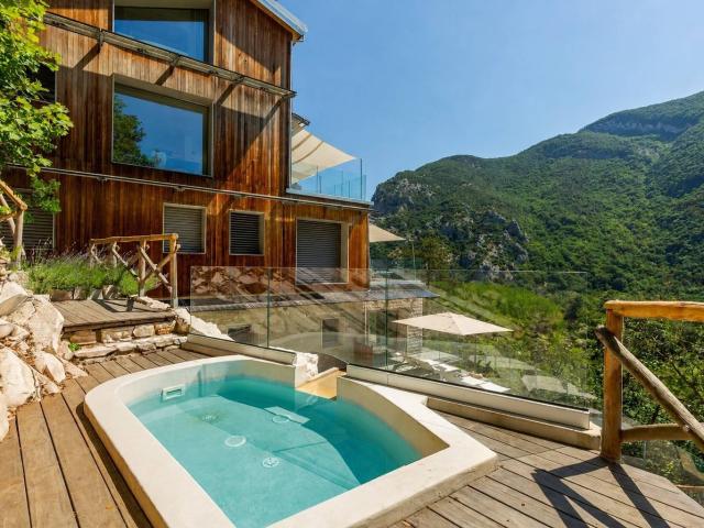 Villa in vendita a Acqualagna, Furlo 648m² Acqualagna