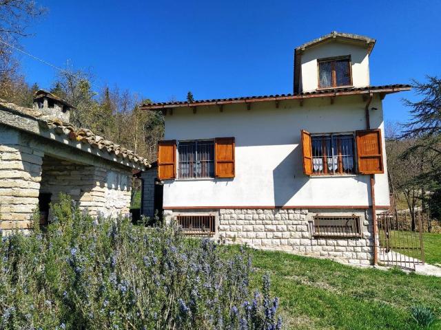 Villa in vendita a Acqualagna PU