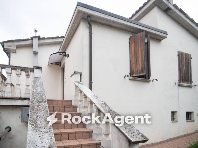 Villa in vendita a Acqualagna PU