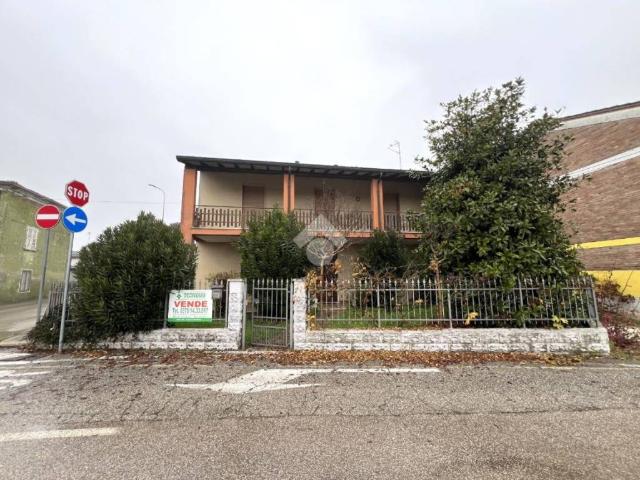 Villa in vendita a Acquanegra sul Chiese MN