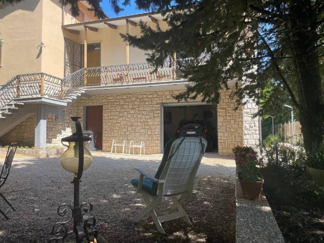 Villa in vendita a Acquasparta TR