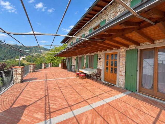 Villa in vendita a Adrara San Martino BG