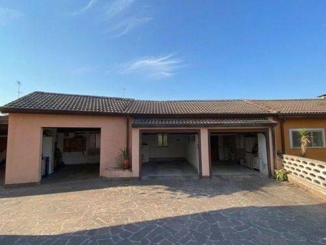 Villa in vendita a Adria RO