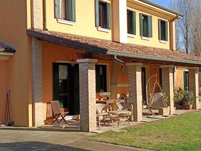 Villa in vendita a Adria RO