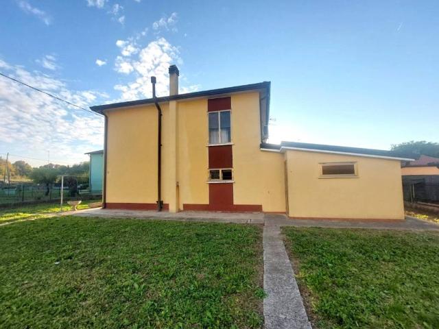 Villa in vendita a Adria RO