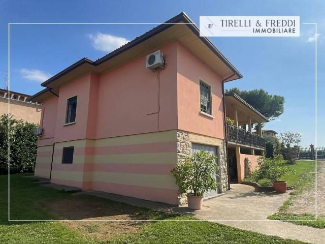 Villa in vendita a Adro BS