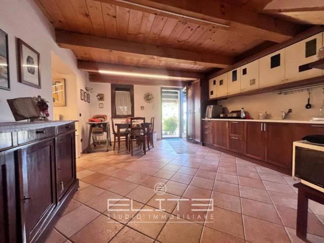 Villa in vendita a Agugliano AN