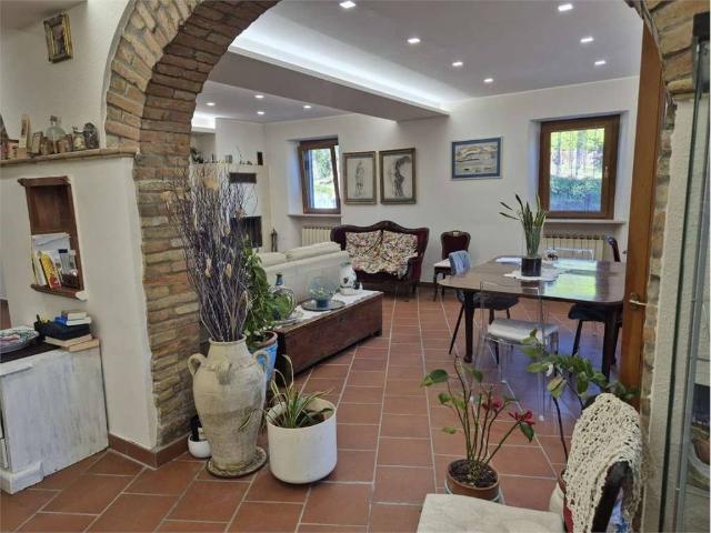 Villa in vendita a Agugliano AN