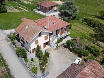 Villa in vendita a Agliano Terme AT