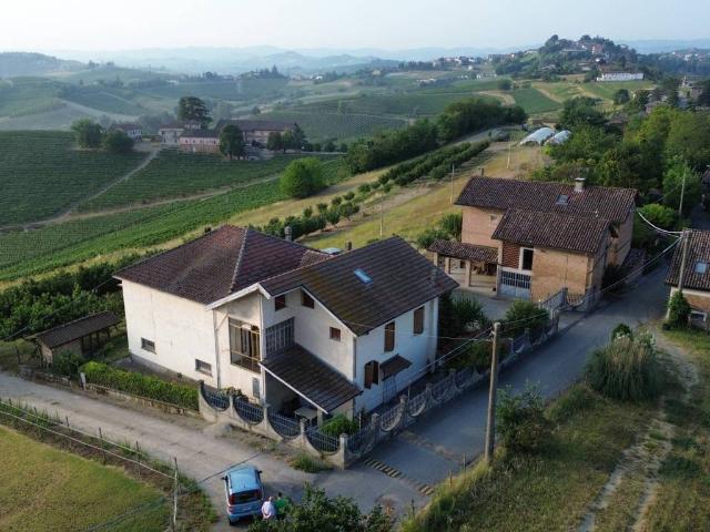 Villa in vendita a Agliano Terme AT