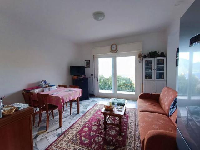 Villa in vendita a Agra VA