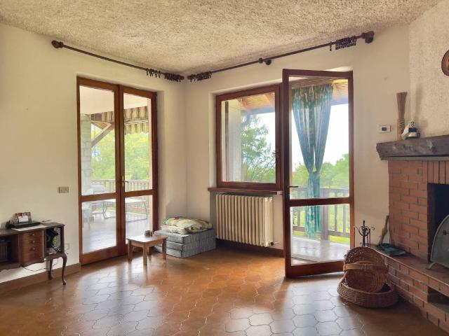Villa in vendita a Agra VA